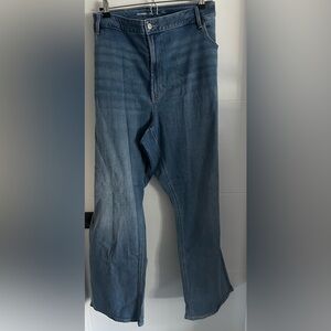 *NEW* Old Navy Women’s Mid-Rise Wow Boot-Cut Jeans- Size 28